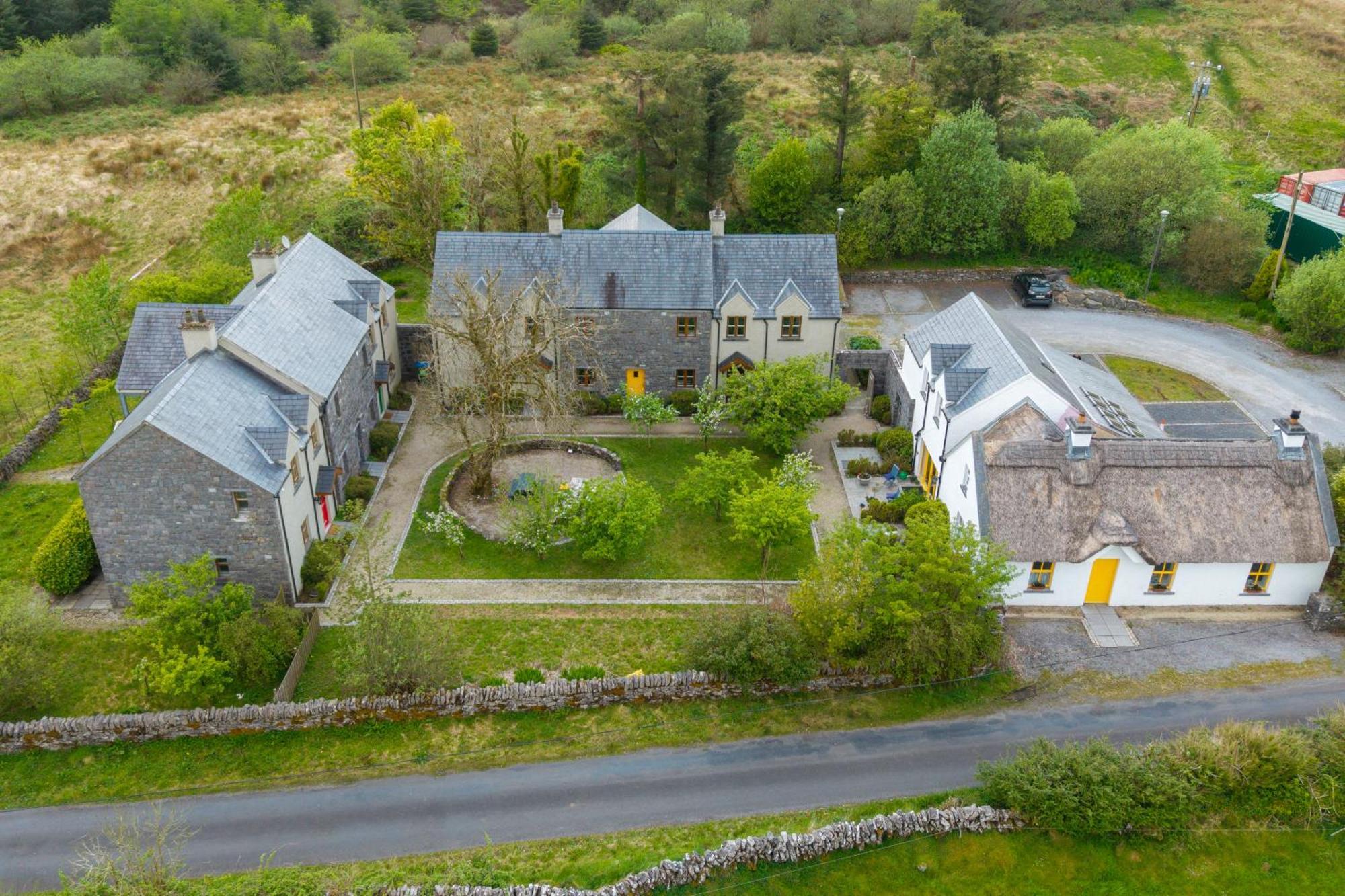 Burren Court Holiday Homes Ballyvaughan Exterior foto
